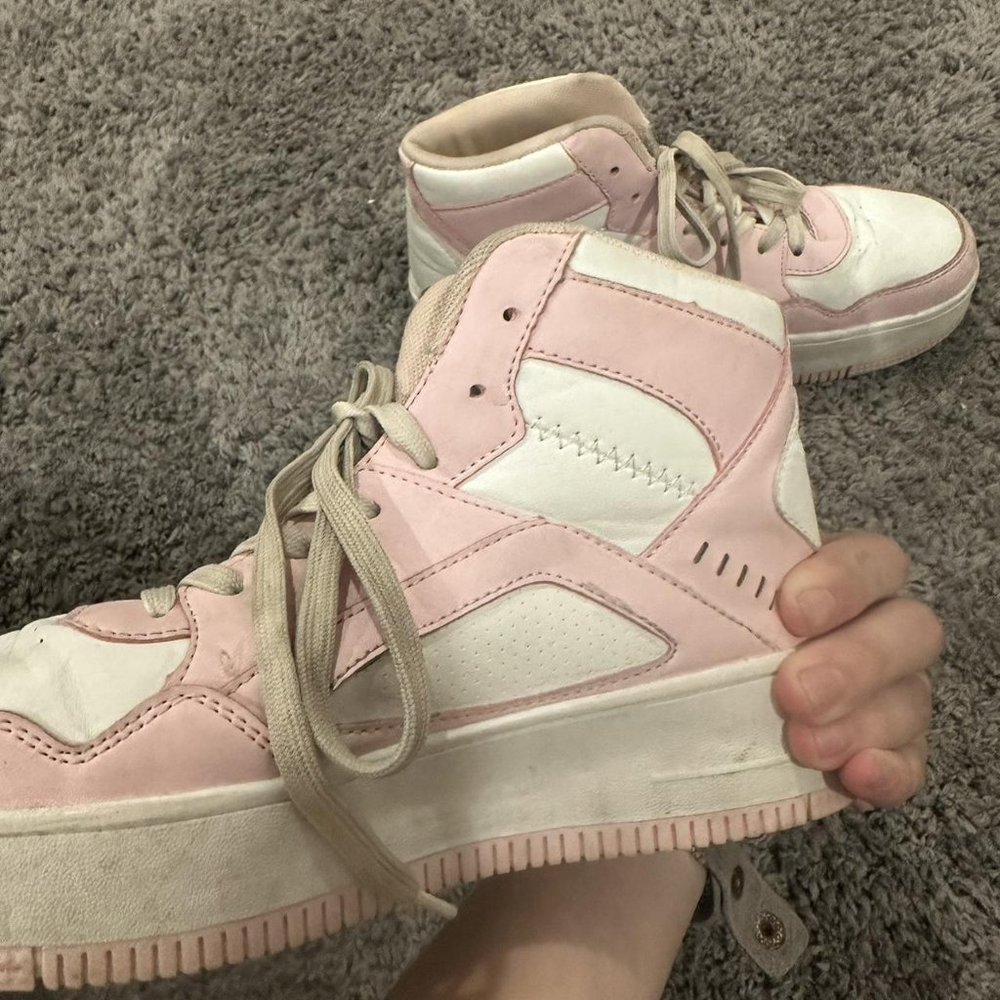 Princess Polly Ryle Sneaker Size 7 - Picture 4 of 4